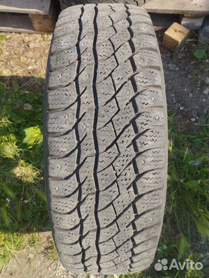 R15 Viatti Brina Nordico V-522 205/70, PCD 5x139.7 DIA 98.5