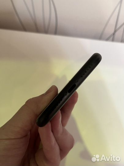 Телефон iPhone XR 64 gb