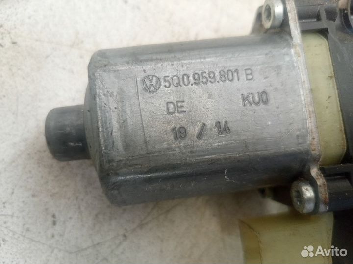 Стеклоподъемник электрический передний левый Skoda Octavia A7