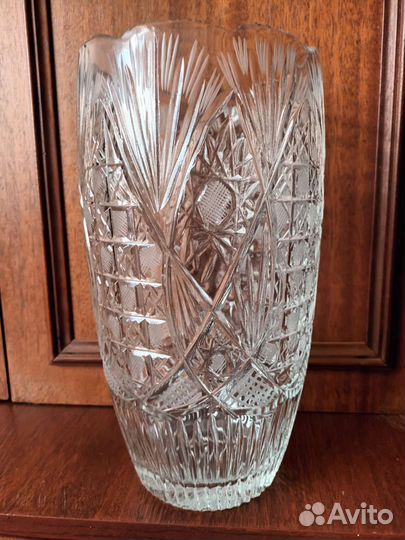 Большая хрустальная ваза