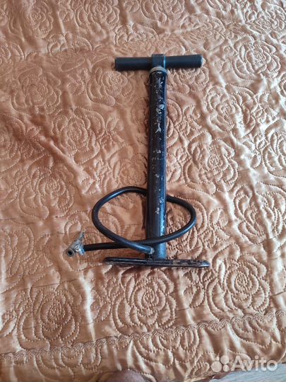 Насос для подкачки колес велосипеда