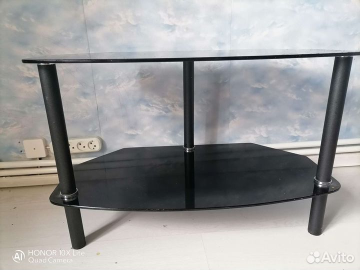 Столик для телевизора