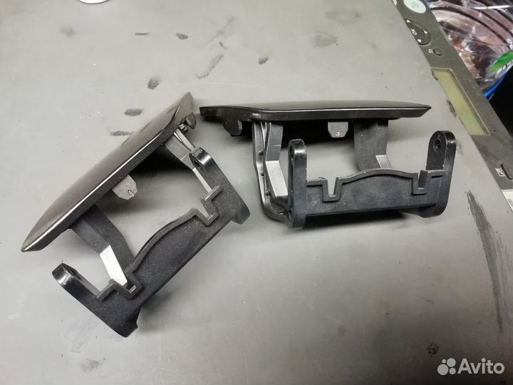 Крышка форсунки омывателя фар Ауди А4 B9 правая