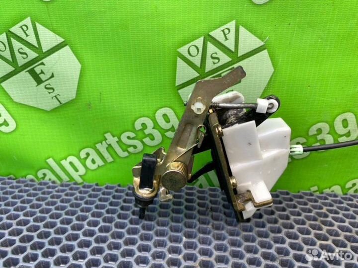 Замок лючка бака Mazda Mpv LW5W GY-DE 2.5 2001