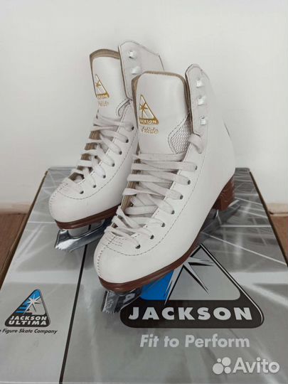 Фигурные коньки jackson