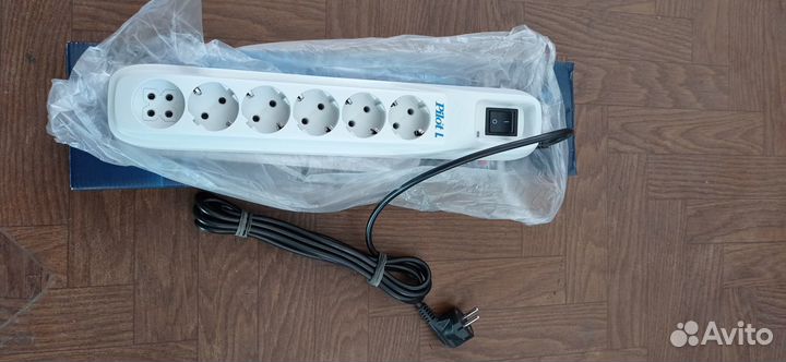 Сетевой фильтр Pilot L, 6 розеток, 3 м, с/з, 10А