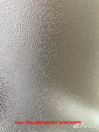 Тяжелая дверь металлическая в дом