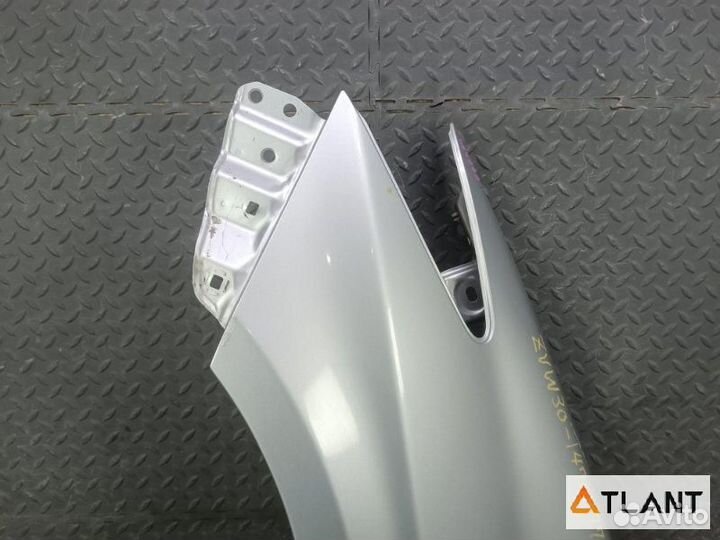 Крыло переднее левое toyota prius