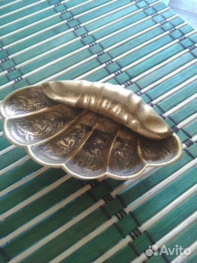 Латунная пепельница 