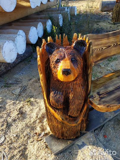 Медведь из дерева