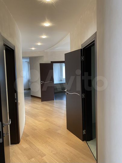 4-к. квартира, 168,7 м², 3/5 эт.