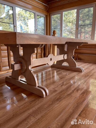 Стол деревянный