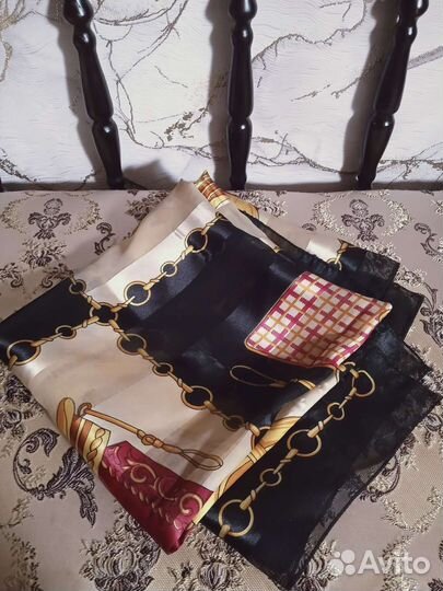 Красивый большой шейный платок