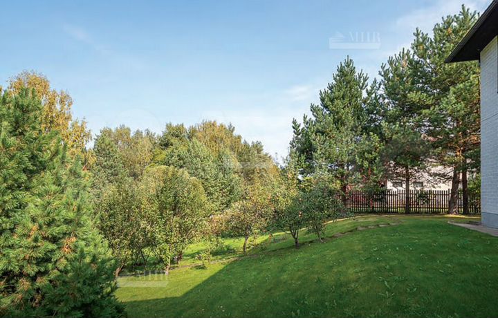 Дом 170 м² на участке 26 сот.