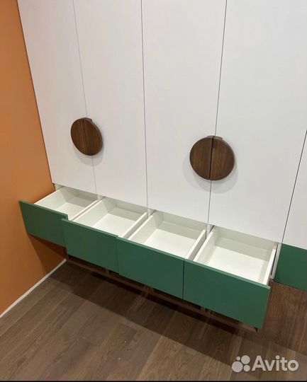 Шкаф в детскую комнату