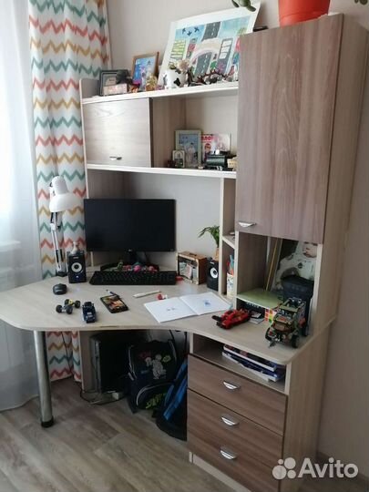 Компьютерный стол