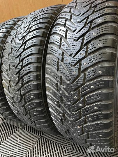 Nokian Tyres Hakkapeliitta 8 SUV 235/60 R18