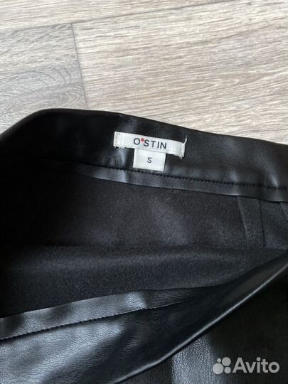 Кожаная мини-юбка размер S