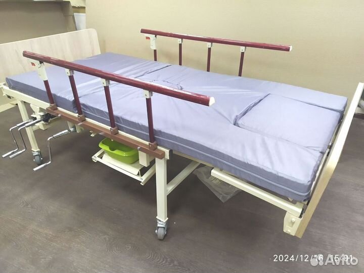 Кровать медицинская