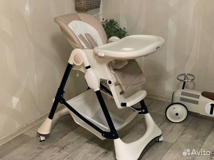 Стульчик для кормления Carrello бежевый