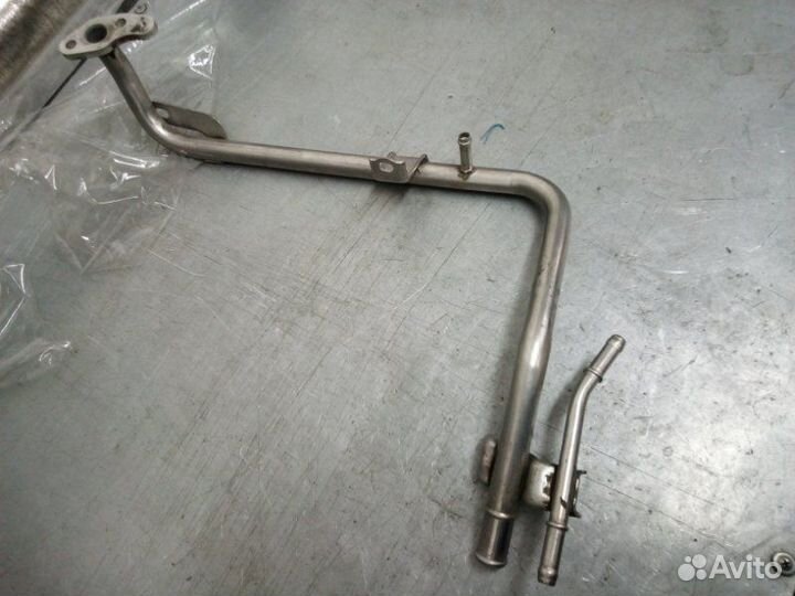 Трубка системы охлаждения Toyota Avensis 2 хэтчбек