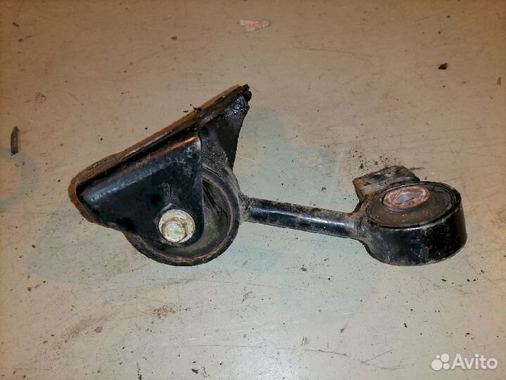 Опора двигателя (подушка двс) 12363-20070 косточка