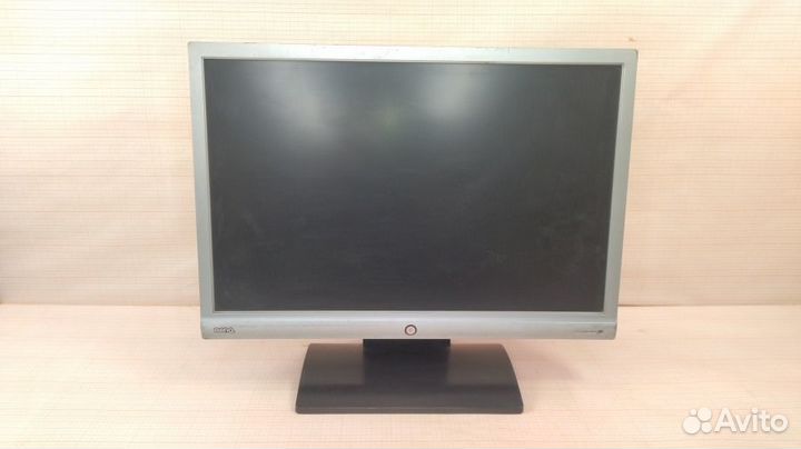 Монитор б/у 19