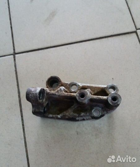 Кронштейн раздатки Mazda CX 7