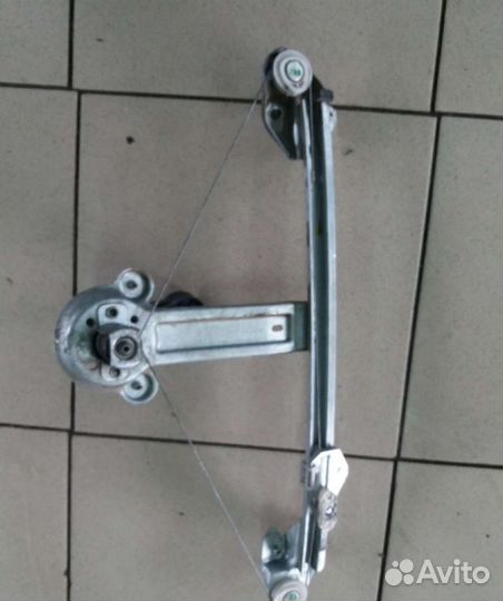 Стеклоподъемник задний правый Opel Astra H