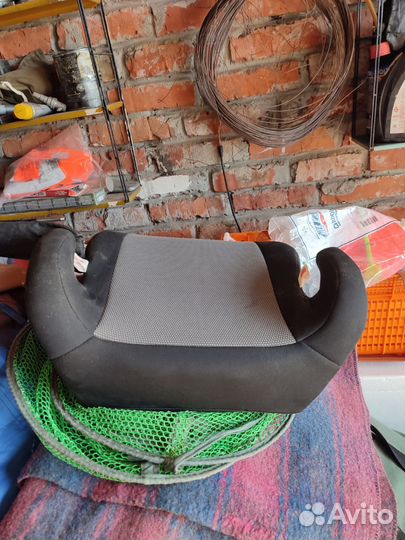 Детский бустер автомобильный