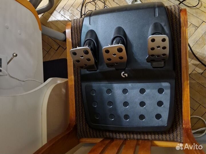 Игровой руль logitech g923 с педалями