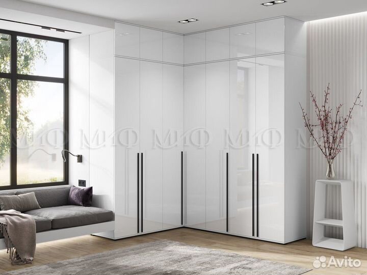 Угловой шкаф