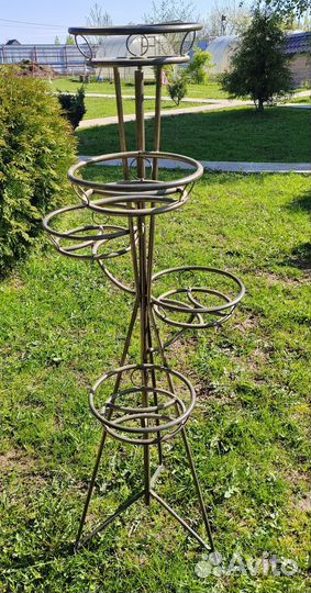 Подставка для цветов металлическая