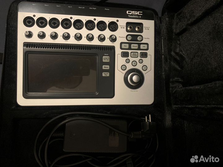 Цифровой микшерный пульт Qsc touchmix 8