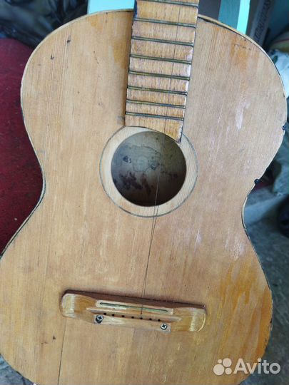 Гитара неисправная