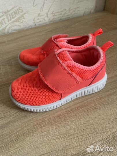 Кроссовки 26