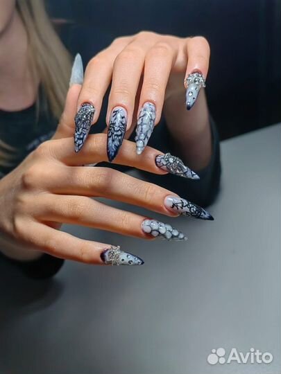 Мастер маникюра и педикюра