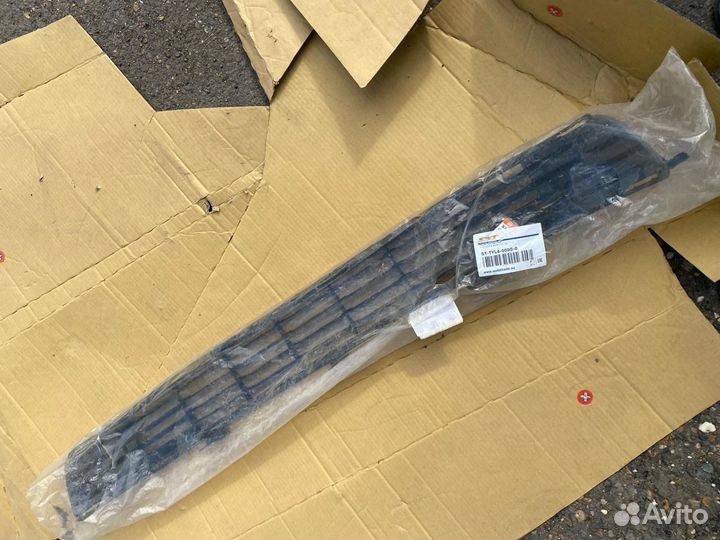 Решетка бампера Toyota Camry 50