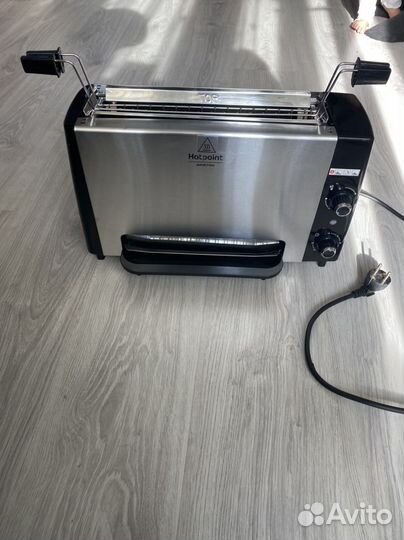 Гриль вертикальный Hotpoint-Ariston VG 120