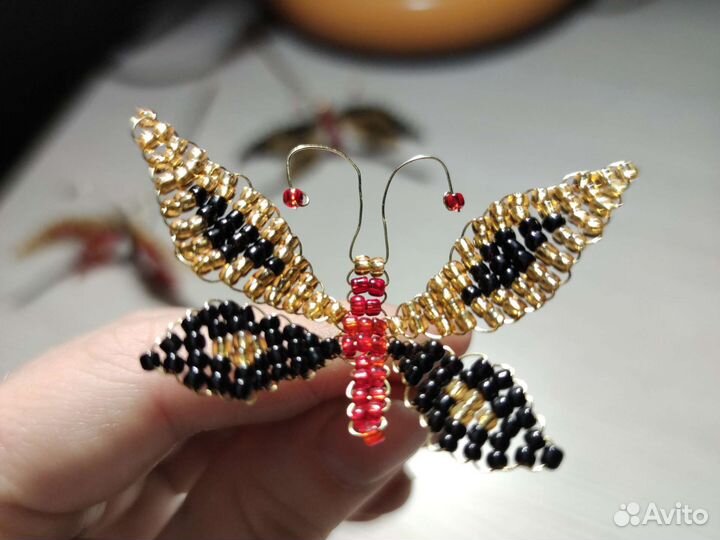 Бабочки из бисера