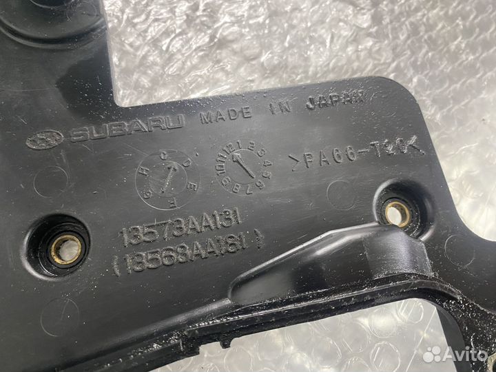 Крышка грм право зад 13573aa131 Subaru Impreza For