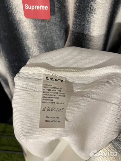 Свитер Supreme brurred logo