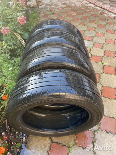 Bridgestone Dueler H/L 33A 235/55 R20