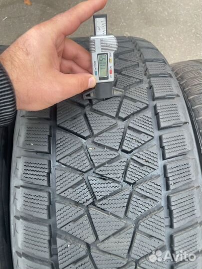 Bridgestone Blizzak DM-V2 285/45 R22 110T