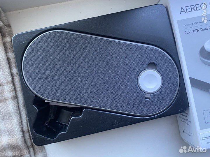 Продам беспроводную зарядную станцию 3в1