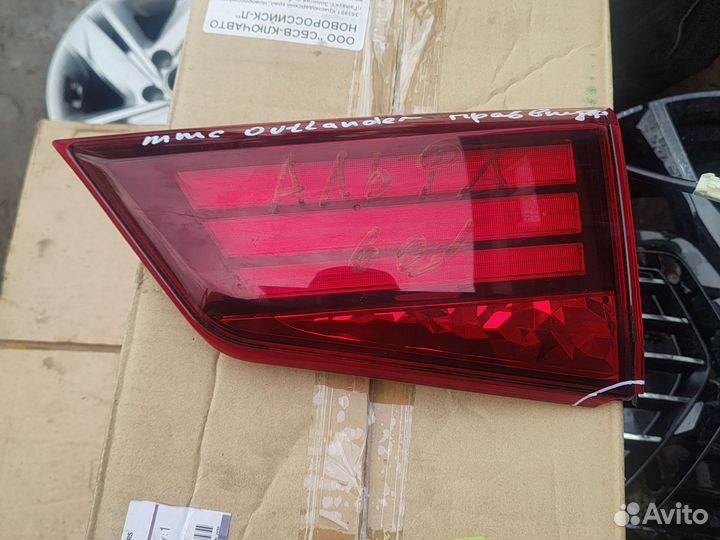 Фонарь крышки багажника правый Outlander 2018 нв