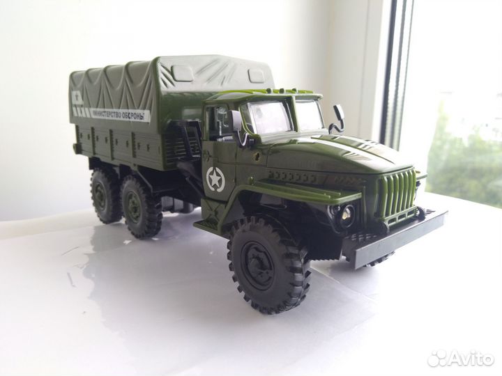 Модель Урал 4320 1:43