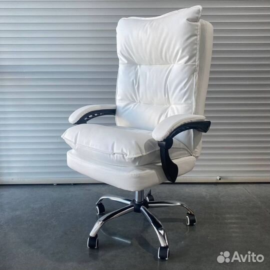 Компьютерное кресло офисное с функцией массажа