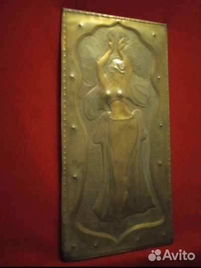 Чеканка/Винтаж/Девушка