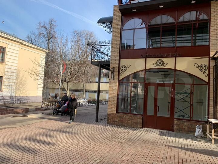 Торговая площадь, 67 м²